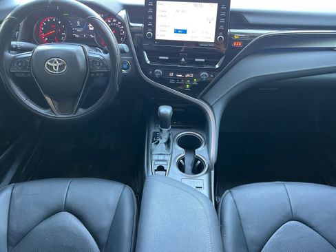 Used 2024 Toyota Camry XSE FWD image 4