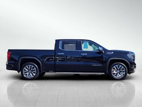 Used 2025 GMC Sierra 1500 Denali w/ Denali Reserve Package AWD/4WD image 3