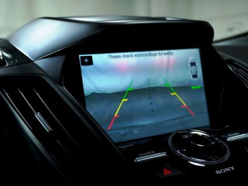 Used 2017 Ford Escape Titanium image 25