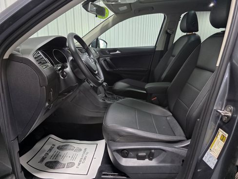 Used 2020 Volkswagen Tiguan SE AWD/4WD image 9