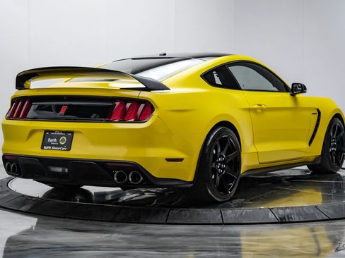 Used 2017 Ford Mustang Shelby GT350R w/ GT350R Equipment Group 920A RWD image 17