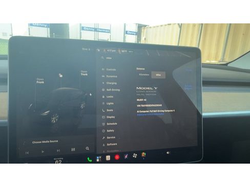 Used 2024 Tesla Model Y Long Range AWD/4WD image 3