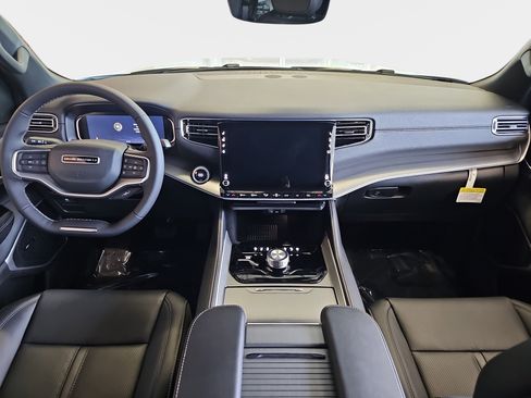 New 2026 Jeep Grand Wagoneer 4WD image 9