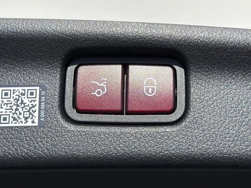 Used 2026 Mercedes-Benz C 300 4MATIC Sedan image 17