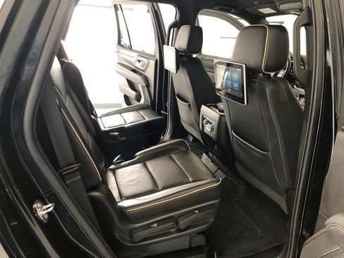 Used 2022 GMC Yukon SLT image 16