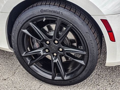 Certified 2021 Chevrolet Camaro SS RWD image 10