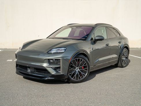 Certified 2025 Porsche Macan Turbo Electric AWD/4WD image 1