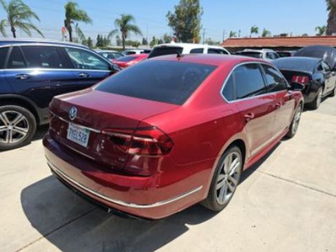 Used 2017 Volkswagen Passat 1.8T R-Line FWD image 4