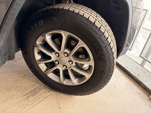 Used 2016 Jeep Grand Cherokee Limited image 45