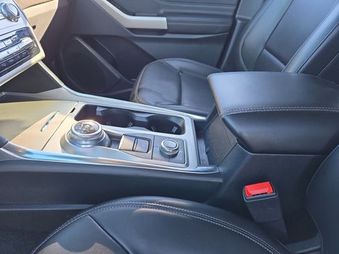 Certified 2022 Ford Explorer XLT w/ Equipment Group 202A image 22