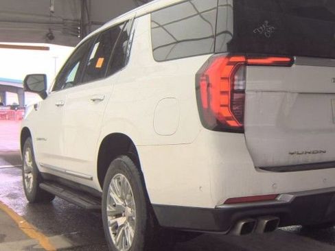 Used 2025 GMC Yukon Denali image 3