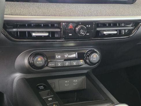 Used 2026 Nissan Kicks SV FWD image 19