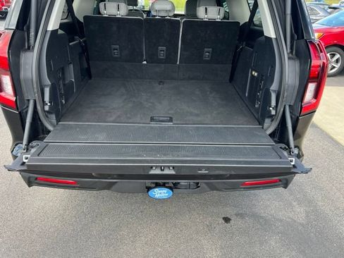 Used 2025 Ford Expedition Max Active AWD/4WD image 18