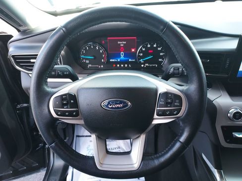 Used 2024 Ford Explorer XLT w/ Equipment Group 202A RWD image 17