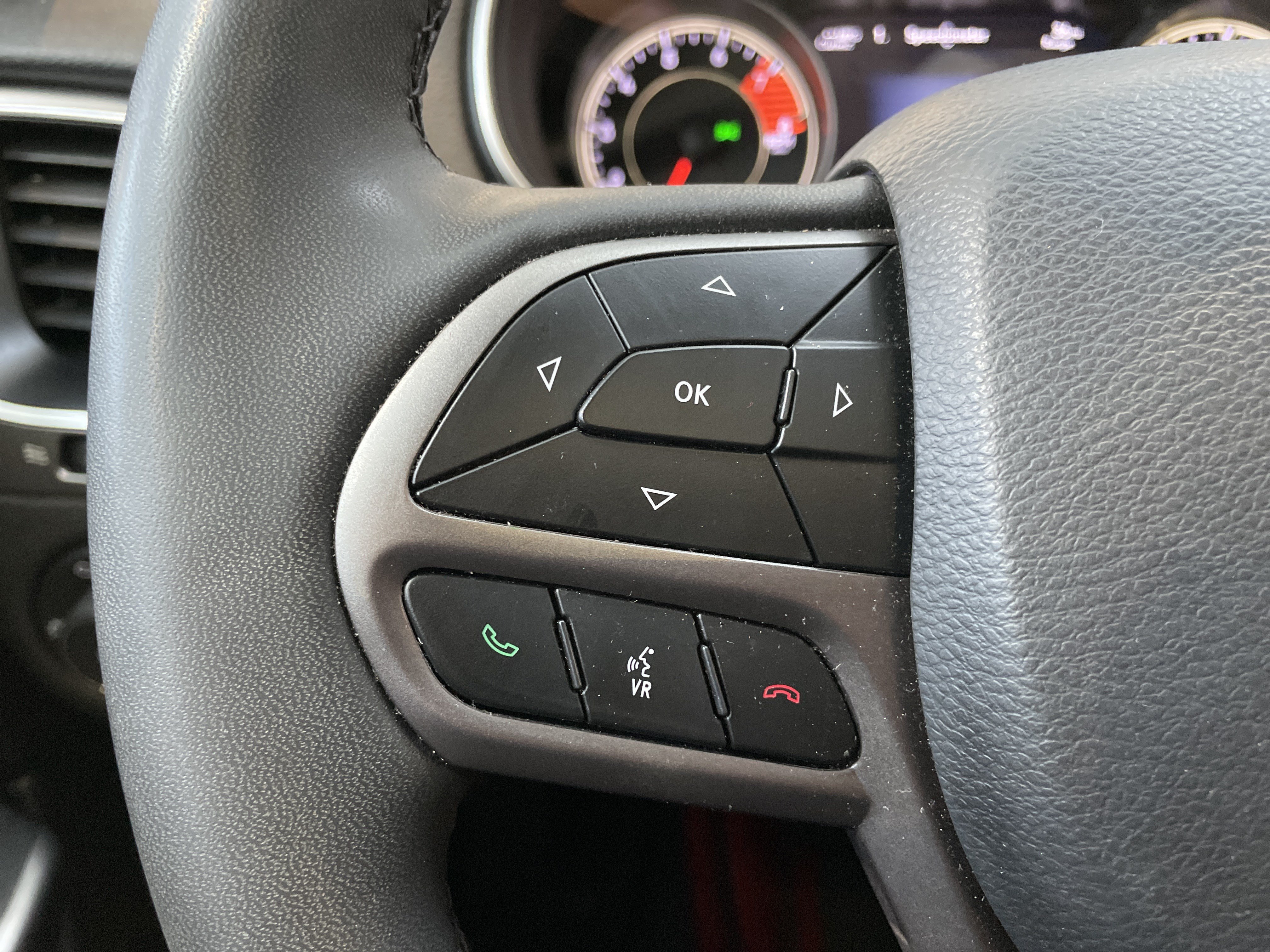 Used 2022 Jeep Cherokee Latitude Lux w/ Sun & Sound Group FWD image 21