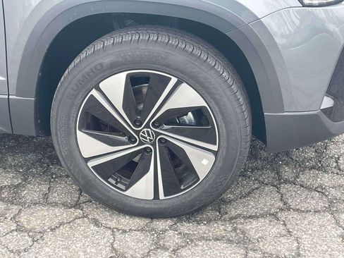 New 2026 Volkswagen Taos SE AWD/4WD image 9