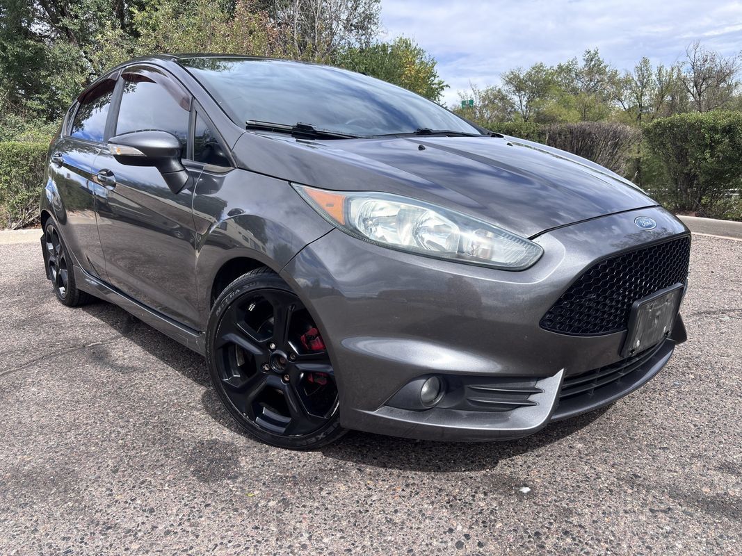 Used 2016 Ford Fiesta ST FWD image 2