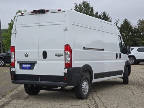 Used 2025 RAM ProMaster 2500 w/ Convenience Group FWD image 19
