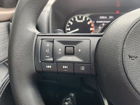 Used 2023 Nissan Rogue SV FWD image 28