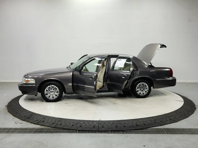 Used 2007 Mercury Grand Marquis GS RWD image 12