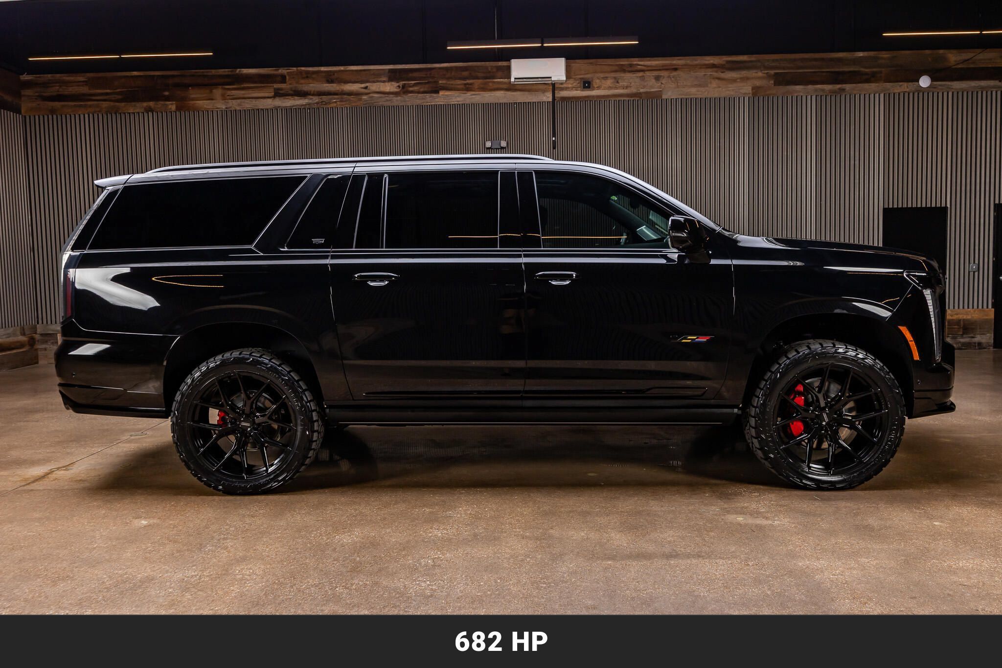 Used 2026 Cadillac Escalade ESV V w/ LPO, ONYX Package AWD/4WD image 11