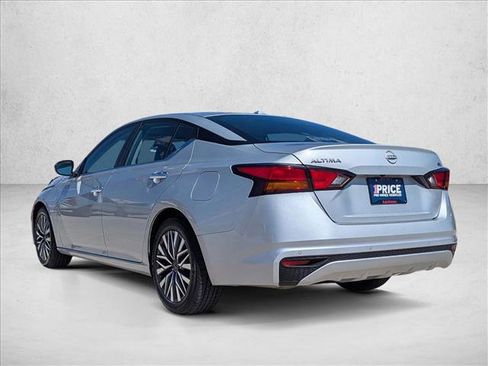 Used 2023 Nissan Altima 2.5 SV FWD image 8