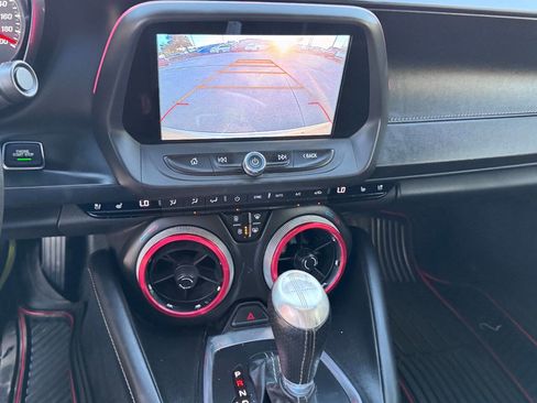 Used 2017 Chevrolet Camaro SS image 15