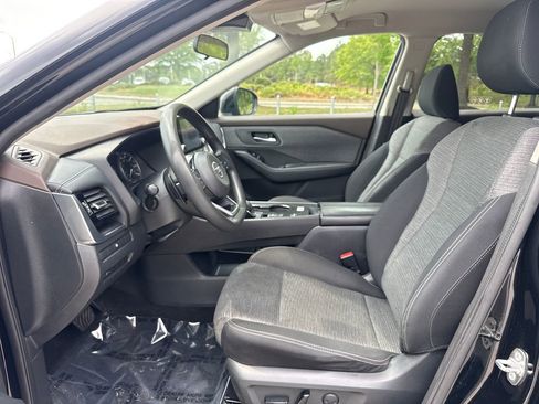 Used 2021 Nissan Rogue SV FWD image 12
