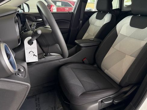 New 2026 Chevrolet Trax LS w/ LS Convenience Package FWD image 13