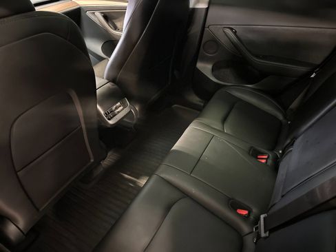 Used 2024 Tesla Model Y Long Range image 11