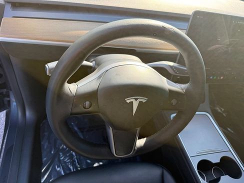 Used 2023 Tesla Model Y AWD image 10