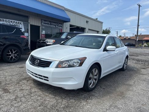 Used 2010 Honda Accord EX-L image 2