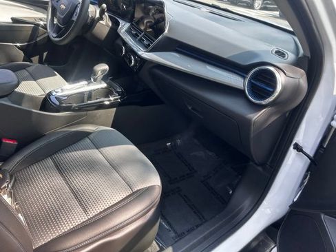 Used 2026 Chevrolet Trax LT FWD image 16