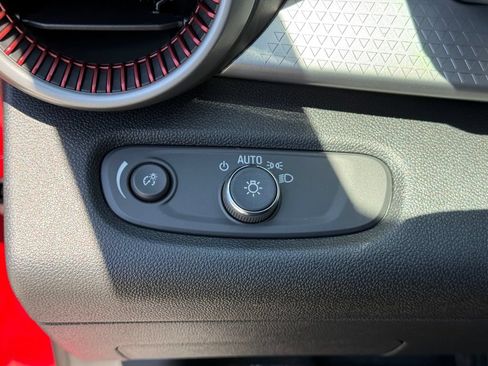 New 2026 Chevrolet Trax RS w/ Sunroof Package FWD image 20