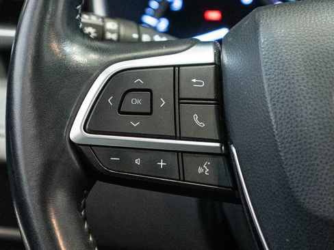 Used 2020 Toyota Highlander XLE AWD/4WD image 19