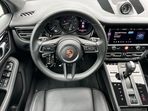 Certified 2025 Porsche Macan image 15