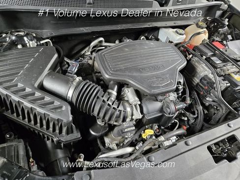 Used 2024 Cadillac XT6 Premium Luxury w/ Technology Package FWD image 28