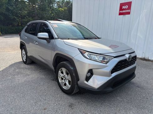 Used 2021 Toyota RAV4 XLE FWD image 1