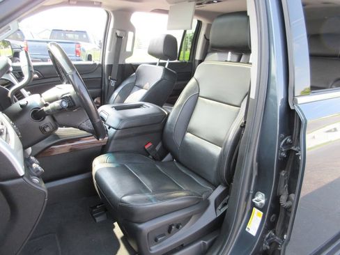 Used 2019 GMC Yukon XL SLT w/ Open Road Package AWD/4WD image 22
