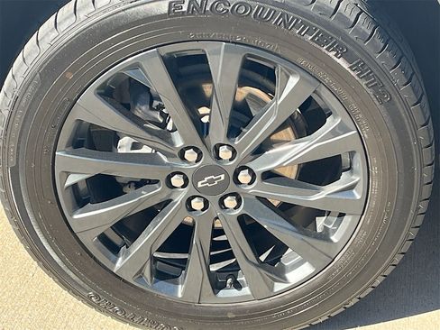 Used 2022 Chevrolet Traverse RS image 33