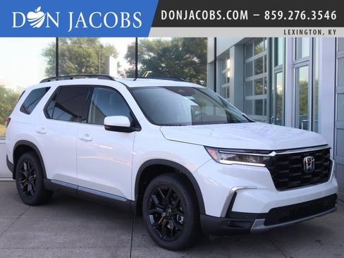 New 2025 Honda Pilot Touring image 1