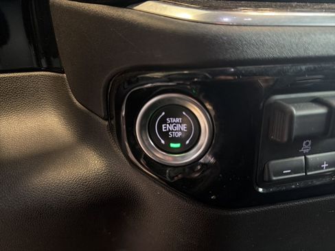 Used 2025 Chevrolet Silverado 2500 LT image 24