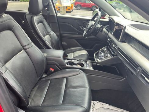 Used 2022 Lincoln Corsair AWD w/ Premium Package image 6