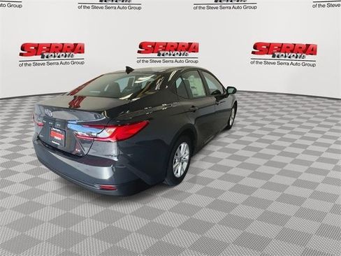 Used 2025 Toyota Camry LE image 9