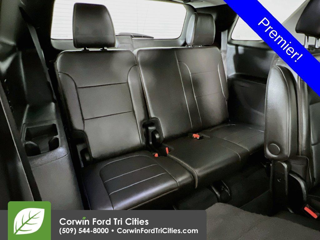 Used 2021 Chevrolet Traverse Premier w/ LPO, Blackout Package AWD/4WD image 17