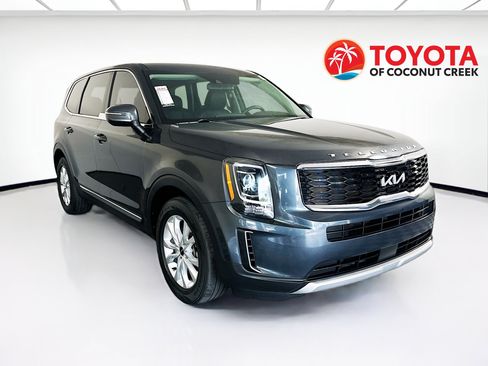 Used 2022 Kia Telluride LX FWD image 1