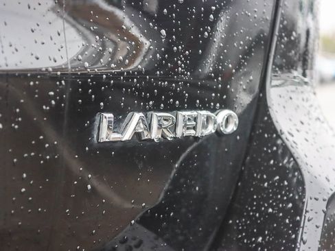 Used 2019 Jeep Grand Cherokee Laredo w/ Laredo X Package image 10