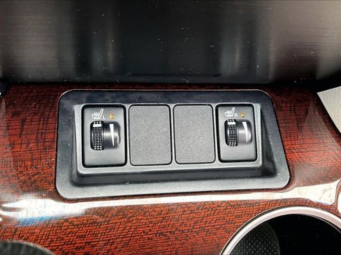 Used 2013 Toyota Camry XLE FWD image 36