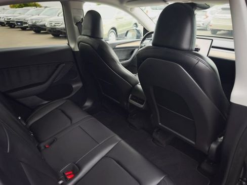 Used 2025 Tesla Model Y Long Range AWD/4WD image 56