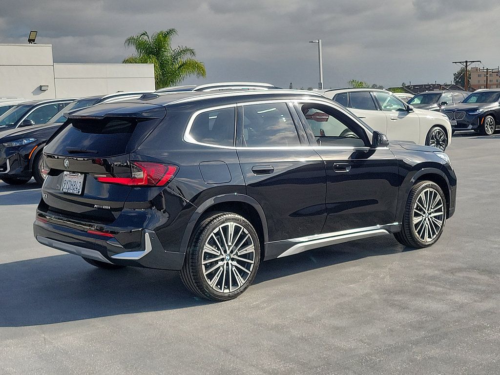 Used 2026 BMW X1 xDrive28i w/ Technology Package AWD/4WD image 3